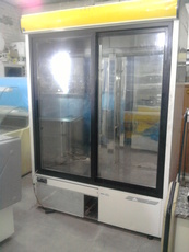 Продам бу шкафы холодильные со стеклом и с глухой дверью.