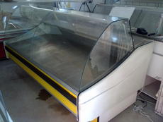 Продам холодильные витрины 3 шт. б/у Cold