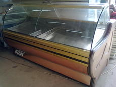 Продам холодильные витрины бу Cold