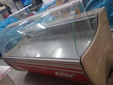 Продам холодильные витрины бу