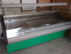 Продам 2 шт бу холодильных витрин производства РОСС