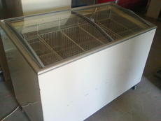 Холодильное оборудование бу (лари, витрины, стелазжжы)