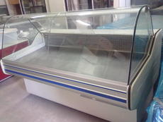 Продам холодильную витрину бу длиной 1,8 м