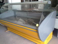 Продам холодильную витрину бу длиной 2 м