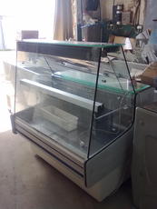 Продам кондитерскую витрину бу 1,25 м