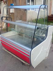 Продам 2 шт. бу кондитерских витрина