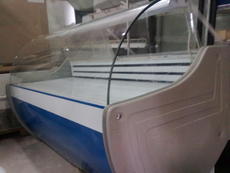 Продам холодильную витрину бу длиной 1,8 м