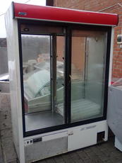 Продам холодильну шафу бу Cold