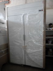 Продам бу морозильна шафа бу оббьем 800 л.