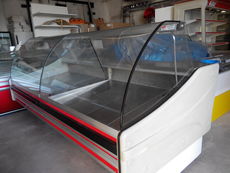 Продам бу холодильну вітрину Cold (Польща) довжиною - 2,4 м