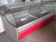 Продам бу холодильную витрину фирмы Cold длиной- 2,45 м