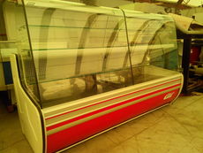 Продам б / у кондитерську вітрину довжиною 2 м Cold.