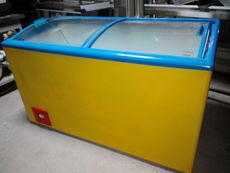 Продам б / у морозильні ларі на 400-500 л.